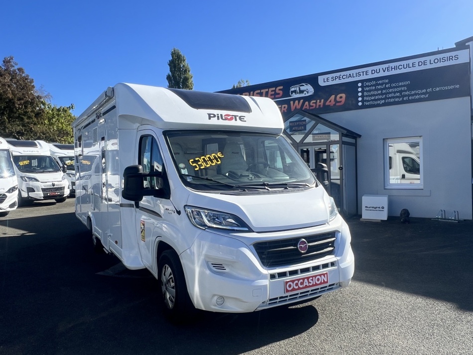 camping car PILOTE ESSENTIEL P746C 2018